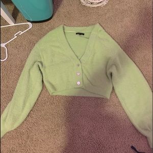 NWOT kendall and kylie cropped green sweater